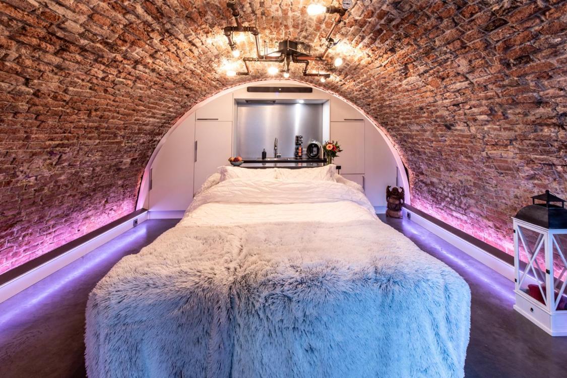 Uki-Hotel Утрехт Экстерьер фото