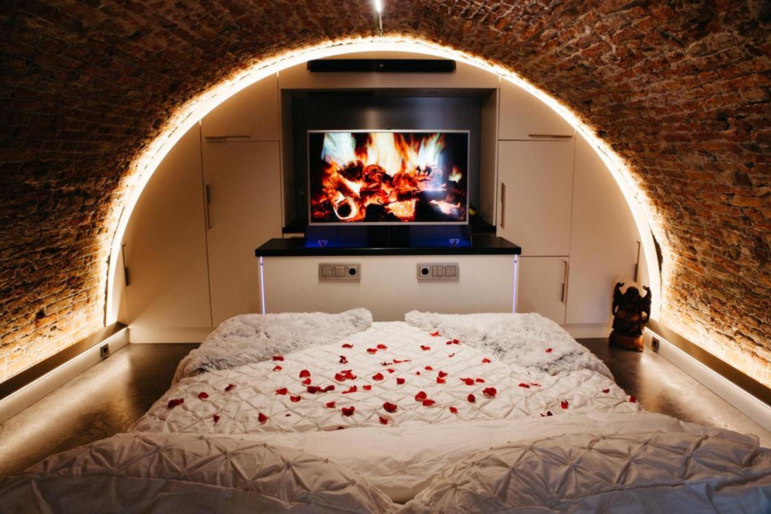 Uki-Hotel Утрехт Экстерьер фото